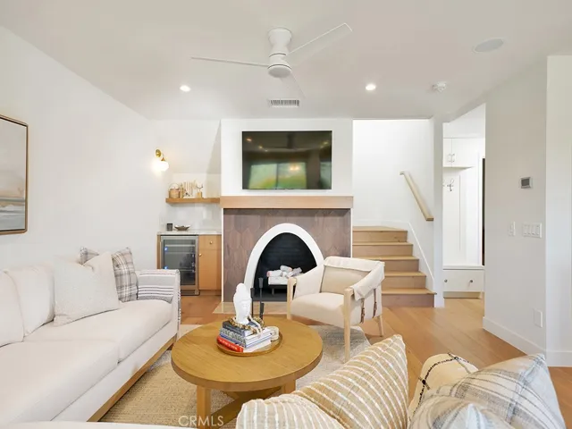 305 Avenida Cerritos, Newport Beach, California 92660