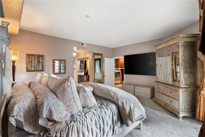 2233 Martin 317, Irvine, California 92612