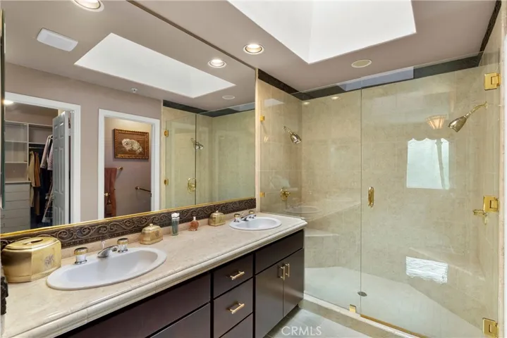 2233 Martin 317, Irvine, California 92612