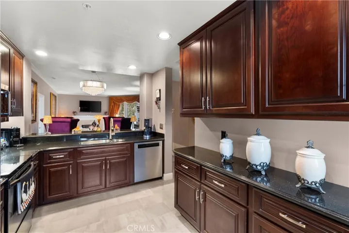 2233 Martin 317, Irvine, California 92612