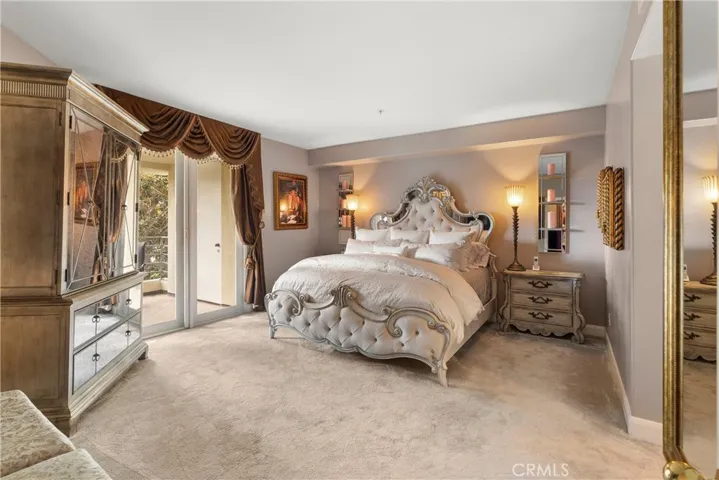 2233 Martin 317, Irvine, California 92612