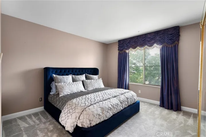 2233 Martin 317, Irvine, California 92612