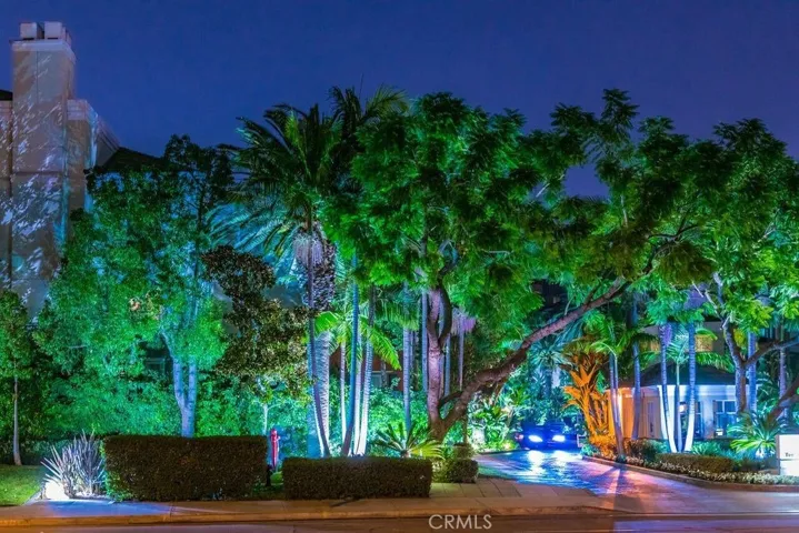 2233 Martin 317, Irvine, California 92612