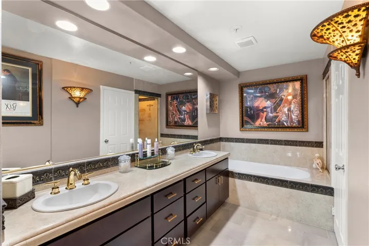 2233 Martin 317, Irvine, California 92612