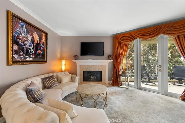 2233 Martin 317, Irvine, California 92612