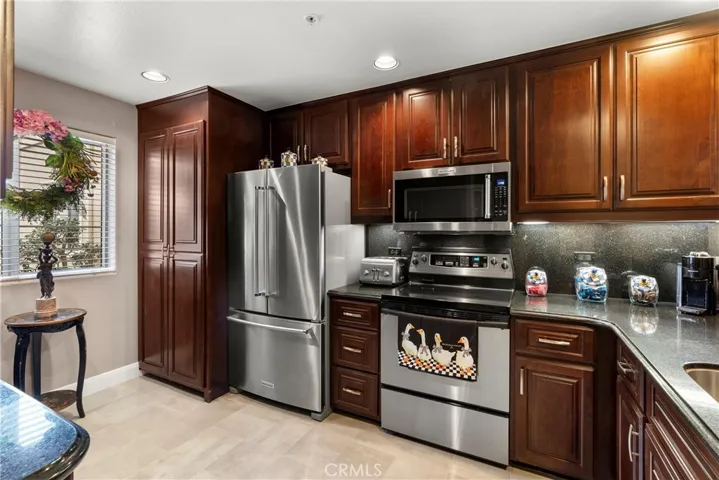 2233 Martin 317, Irvine, California 92612