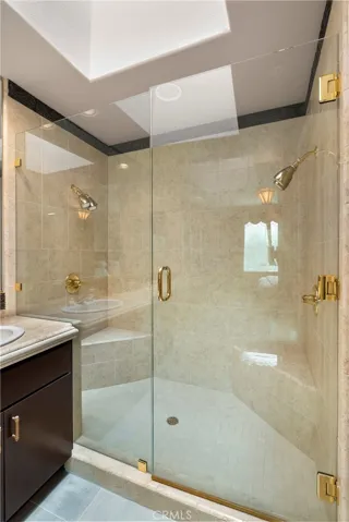 2233 Martin 317, Irvine, California 92612