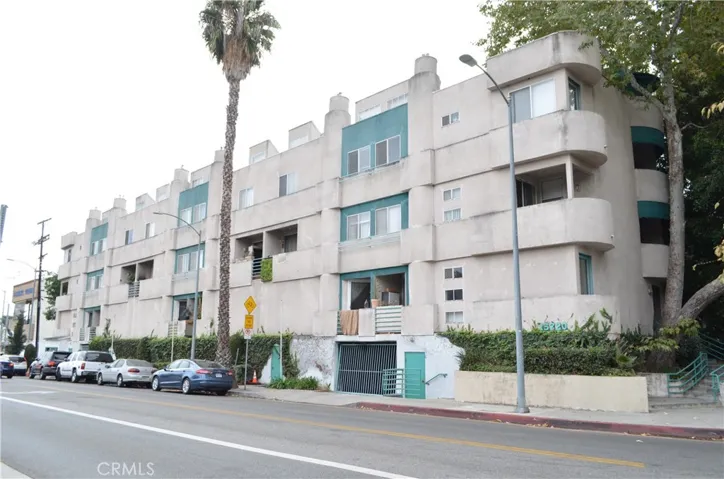 13718 Moorpark Street, Sherman Oaks, California 91423