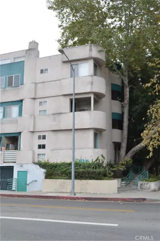13718 Moorpark Street, Sherman Oaks, California 91423