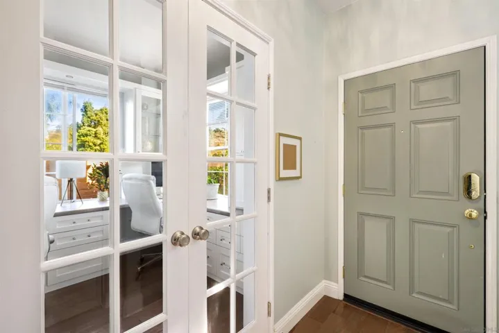 3156 Via Puerta, Carlsbad, California 92009