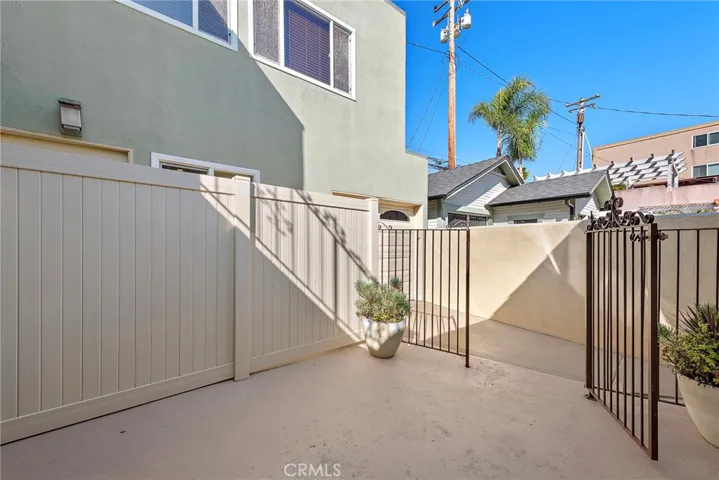 165 Quincy Avenue, Long Beach, California 90803