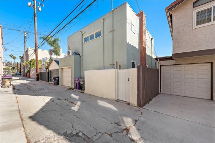 165 Quincy Avenue, Long Beach, California 90803