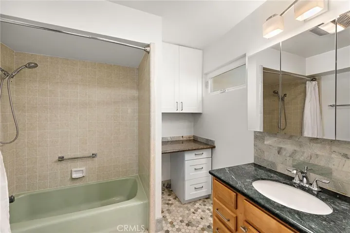165 Quincy Avenue, Long Beach, California 90803