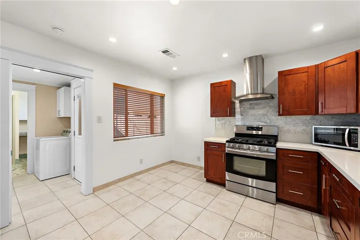 165 Quincy Avenue, Long Beach, California 90803