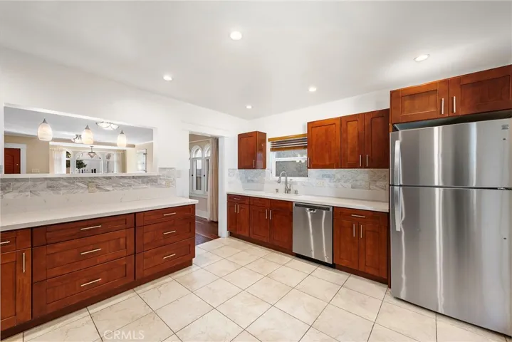 165 Quincy Avenue, Long Beach, California 90803