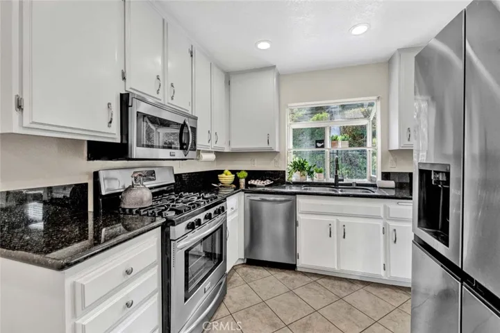 Granite Counters with Stainless Steel Appliances