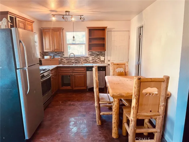 2389 Rim Of The World Drive, Running Springs, California 92382