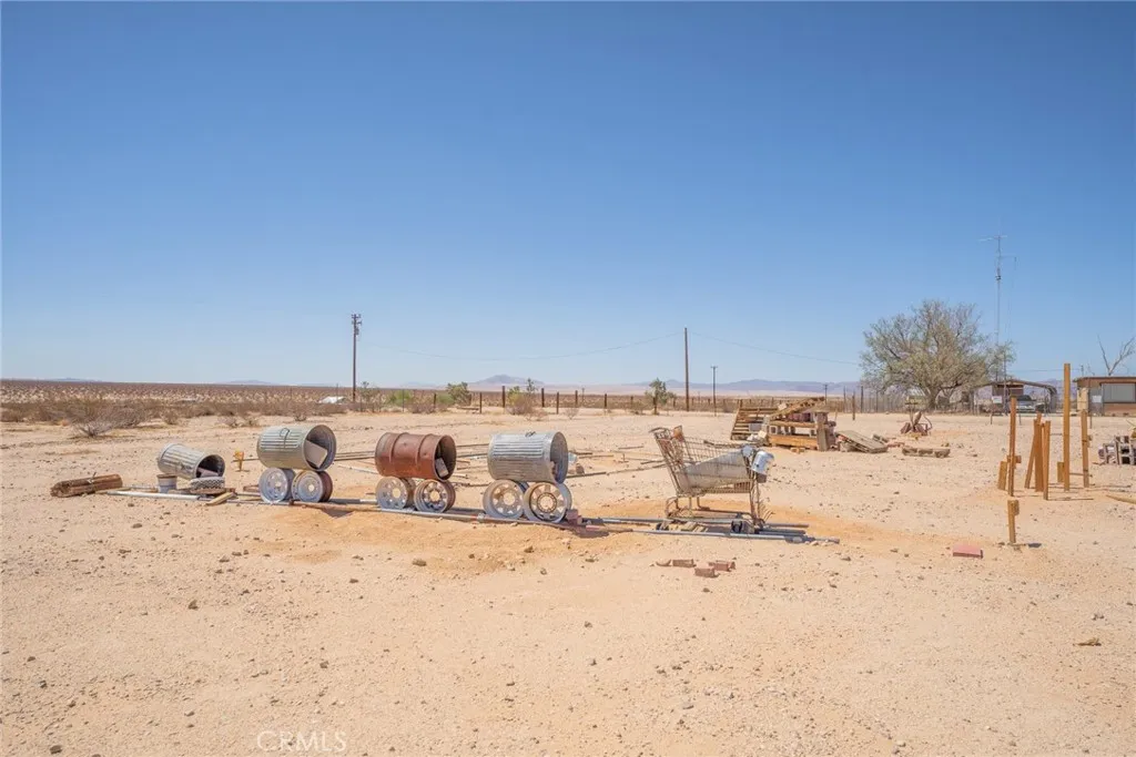 290 Bluegrass Road, 29 Palms, California 92277 home-pic-52