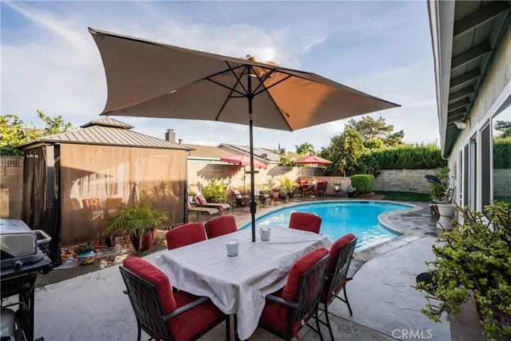 2436 Castlemont Court, Simi Valley, California 93063