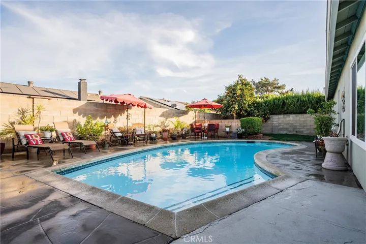 2436 Castlemont Court, Simi Valley, California 93063