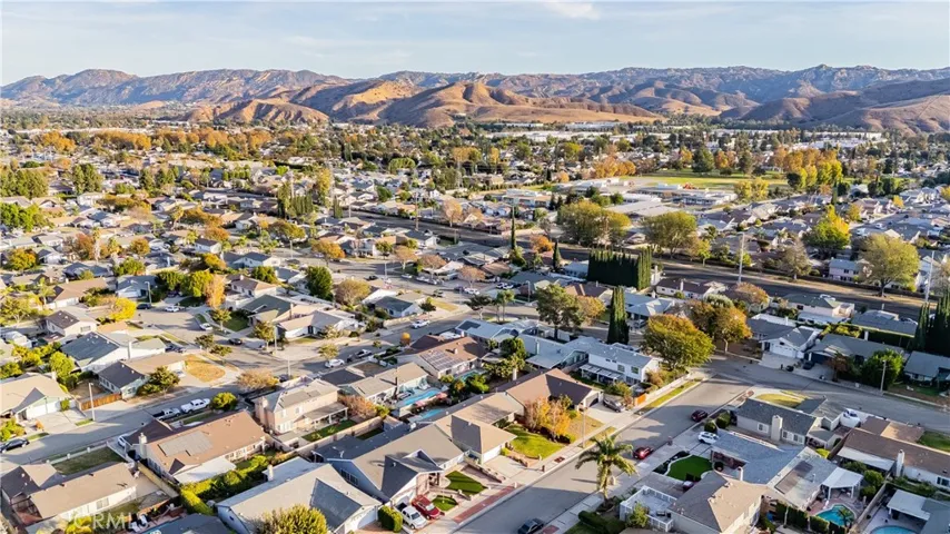 2436 Castlemont Court, Simi Valley, California 93063