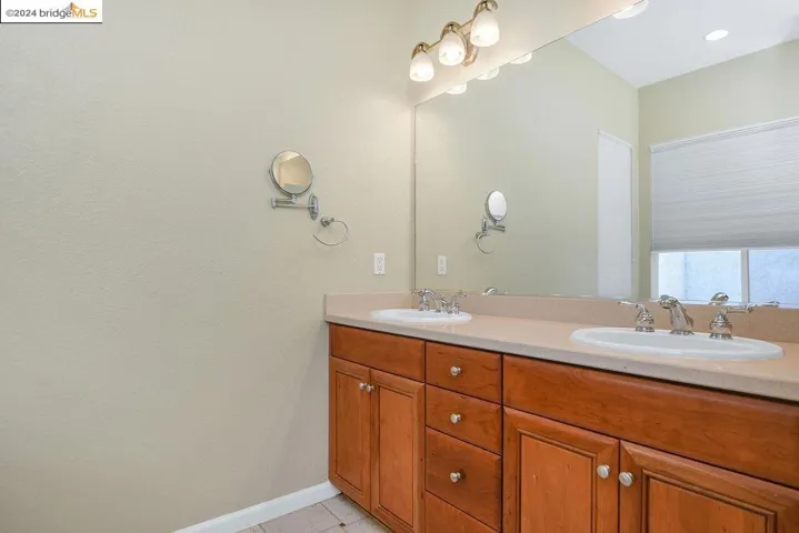 5633 Leitrim Way, Antioch, California 94531