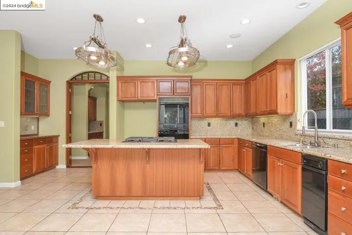 5633 Leitrim Way, Antioch, California 94531