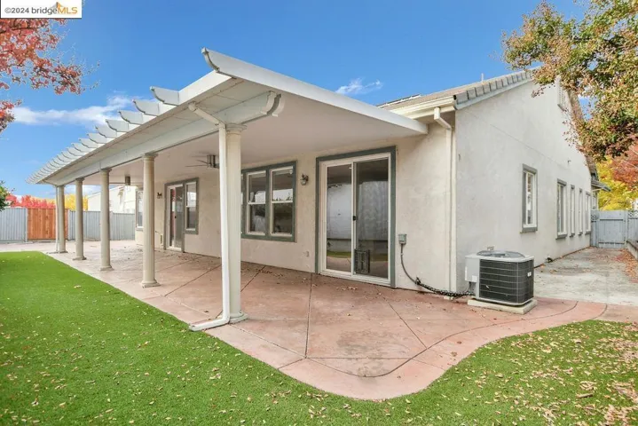 5633 Leitrim Way, Antioch, California 94531