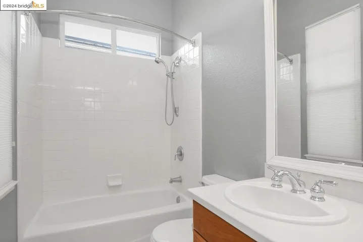 5633 Leitrim Way, Antioch, California 94531