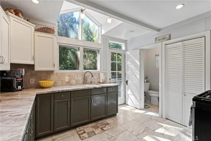27255 Little Bear Road, Blue Jay, California 92317
