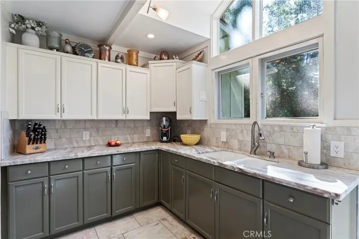27255 Little Bear Road, Blue Jay, California 92317