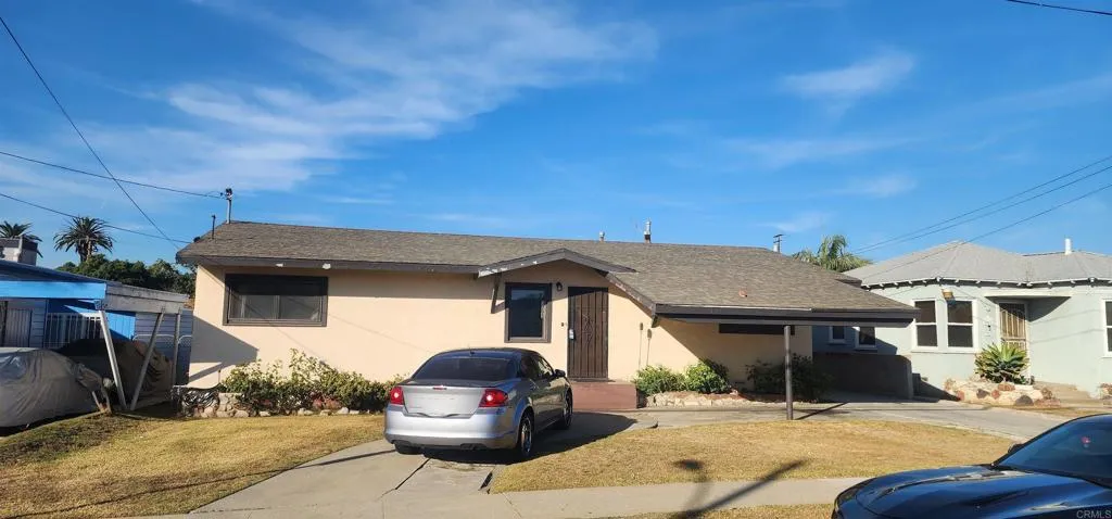3703 W 105th Street, Inglewood, California 90303, 7 Bedrooms Bedrooms, ,4 BathroomsBathrooms,Residential,For Sale,105th,PTP2407188