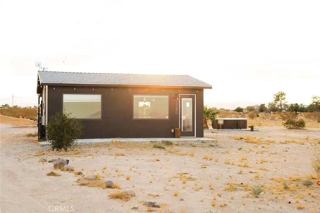 1840 Scotch Lane, Landers, California 92285 home-pic-2