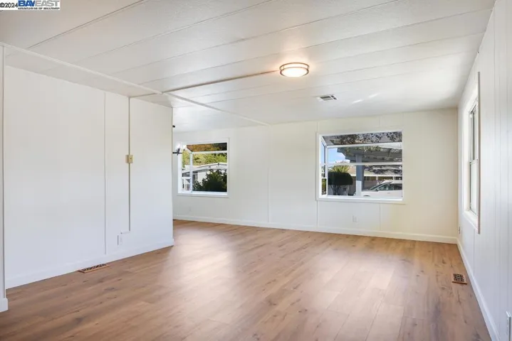 703 Sequoia, Windsor, California 95492
