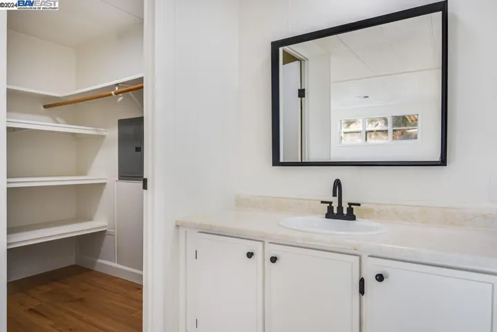 703 Sequoia, Windsor, California 95492