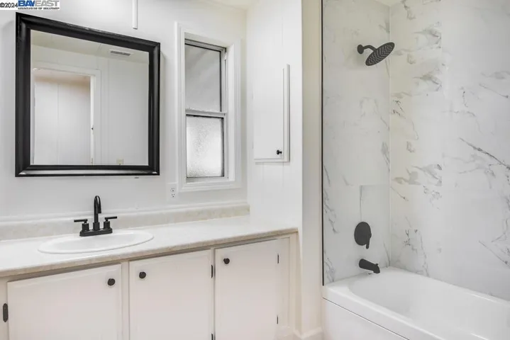 703 Sequoia, Windsor, California 95492