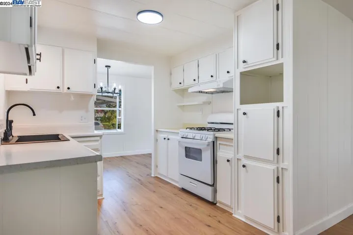 703 Sequoia, Windsor, California 95492