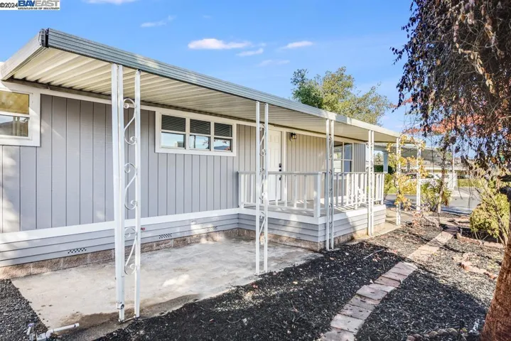 703 Sequoia, Windsor, California 95492