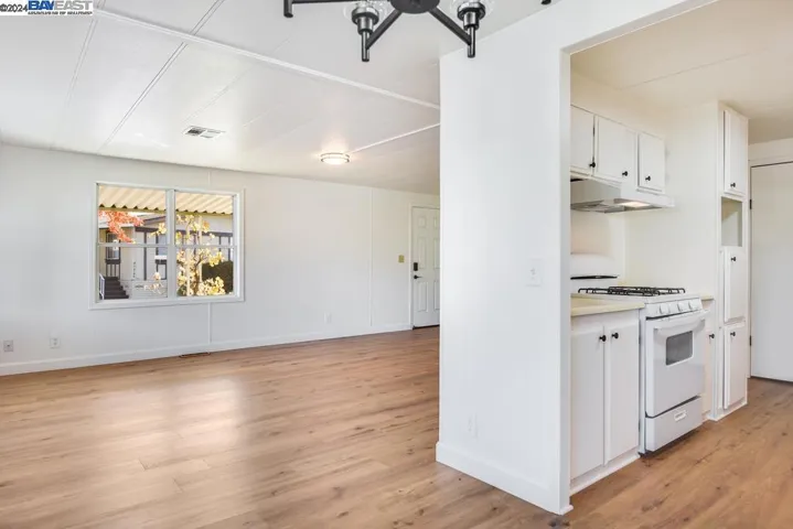 703 Sequoia, Windsor, California 95492