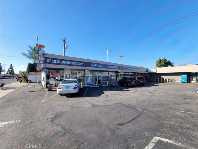 20927 Pioneer Blvd, Lakewood, California 90715
