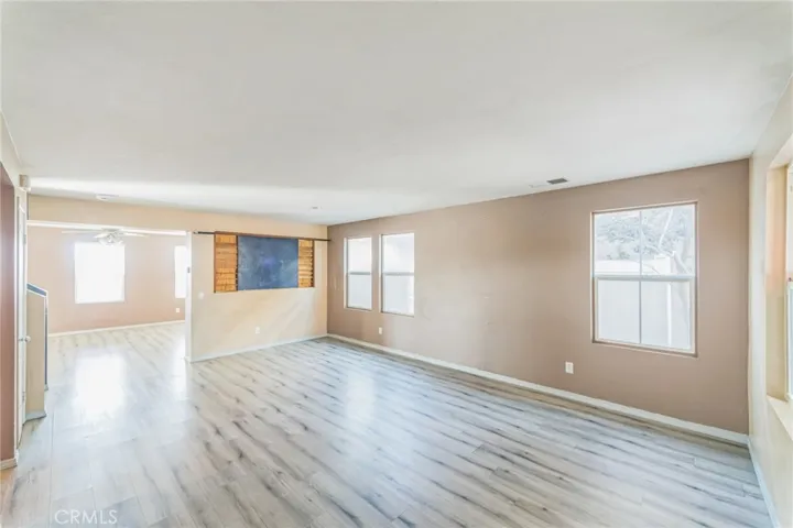 547 Gloriosa Avenue, Perris, California 92571