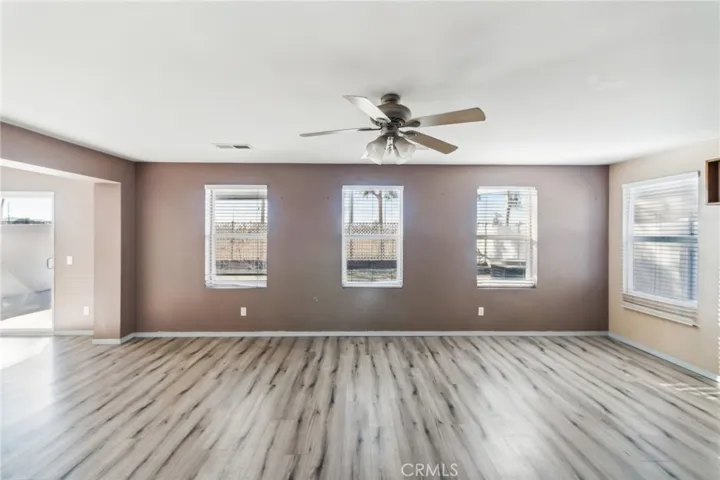 547 Gloriosa Avenue, Perris, California 92571