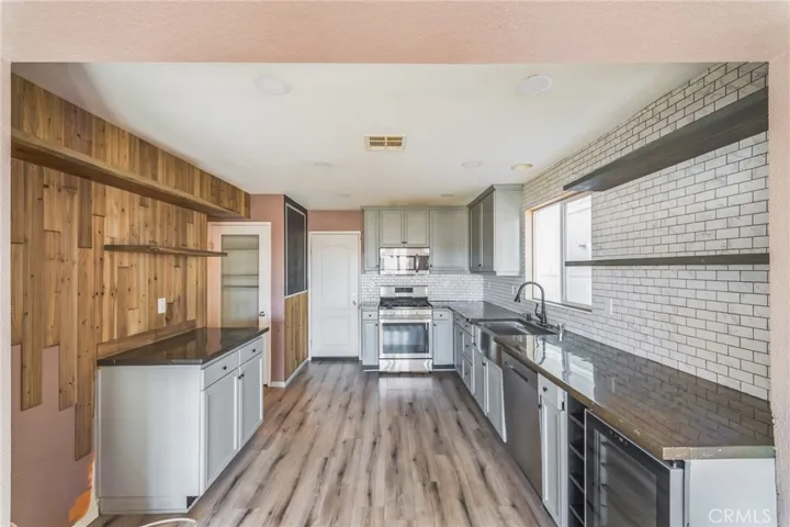 547 Gloriosa Avenue, Perris, California 92571