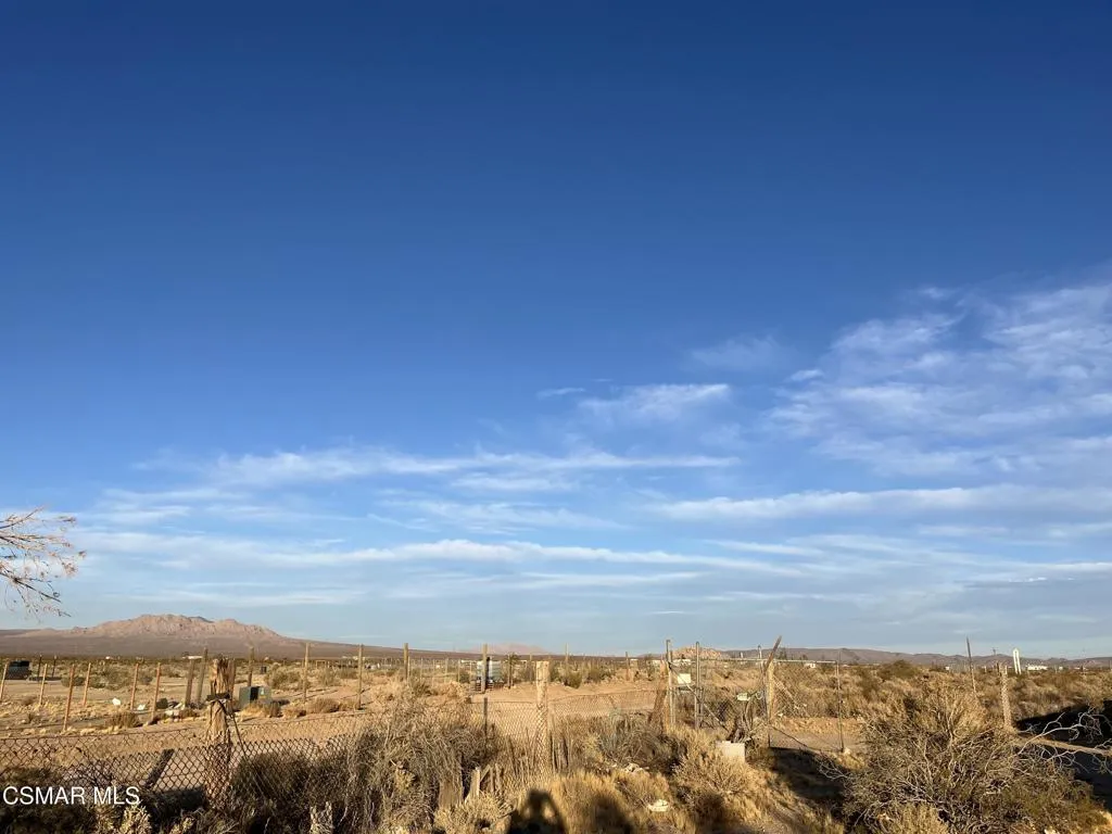 55777 Lantana Street, Lucerne Valley, California 92356 home-pic-25