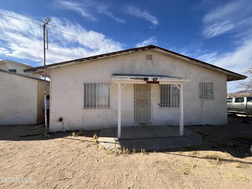 55777 Lantana Street, Lucerne Valley, California 92356 home-pic-1