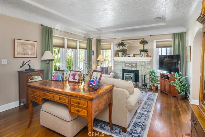 909 Magnolia Street, South Pasadena, California 91030