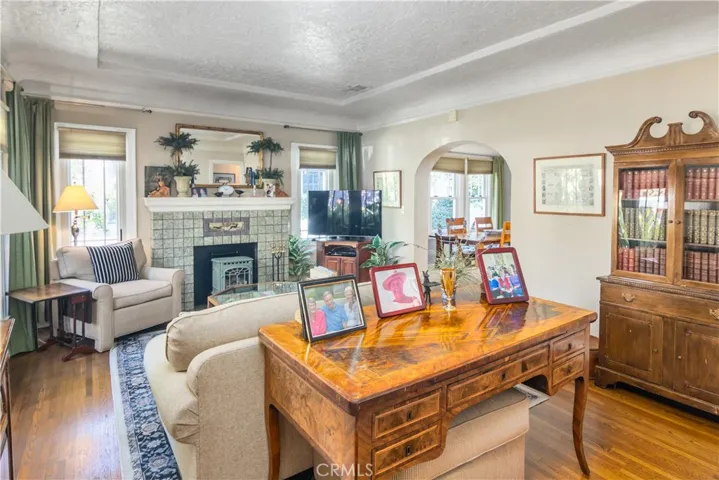 909 Magnolia Street, South Pasadena, California 91030