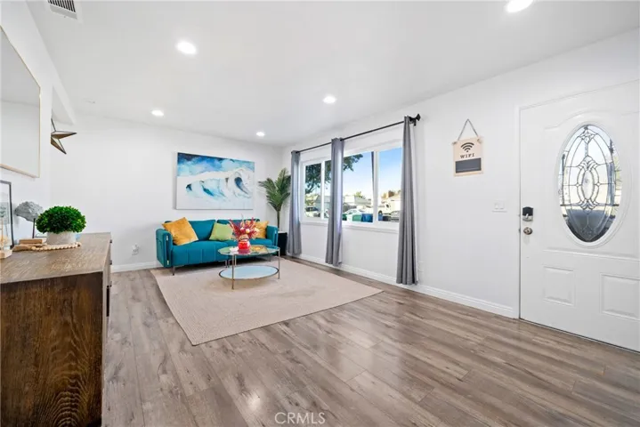 Entrance Living Room