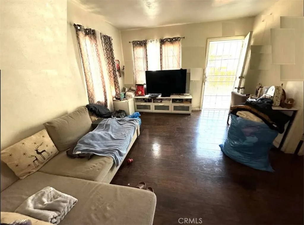 1347 Fraser Avenue 1-3, Los Angeles, California 90022 home-pic-4