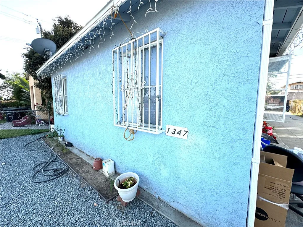 1347 Fraser Avenue 1-3, Los Angeles, California 90022 home-pic-14